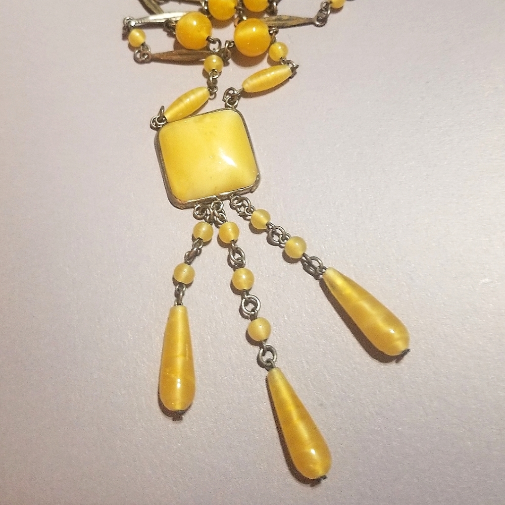 1920s Max Neiger Yellow Frost Czech Glass Necklace - Picture 6 of 7
